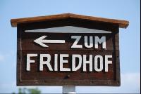 Zum_Friedhof2
