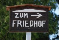 Zum_Friedhof1