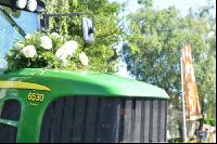 Hochzeitsblumen_Traktor