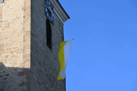 Kirchenfahne am Turm