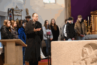 Bischof trifft Firmlinge