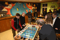 Bischof im Jugendheim