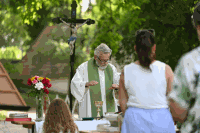 Messe im Kellerdorf Ameis