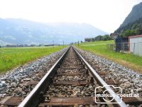 Bahngleise_Berge1