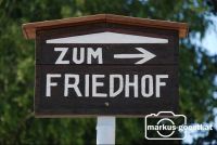 Zum_Friedhof1