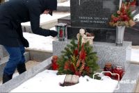 Frau_Friedhof