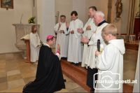 Priester segnen Turnovszky1
