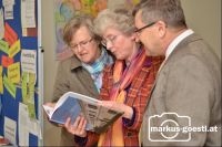 Bildungshaus_Buch_schmöckern