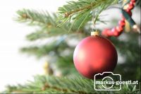 rote Christbaumkugel