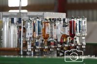 Bar mit Schnapsportionierer