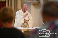Priester Eucharistiefeier