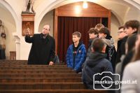 Bischof trifft Firmlinge