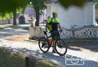 Pater Ionut mit Fahrrad