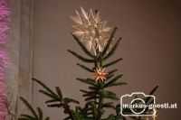 Strohstern am Christbaum