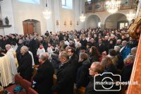 Volle Kirche in Wolkersdorf