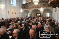 Volle Kirche in Wolkersdorf