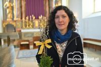Sonja Göstl mit Palmzweige