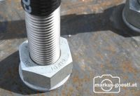 Stahlschrauben mit Mutter