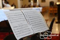 Notenblatt in der Kirche