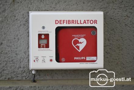 Defibrillator