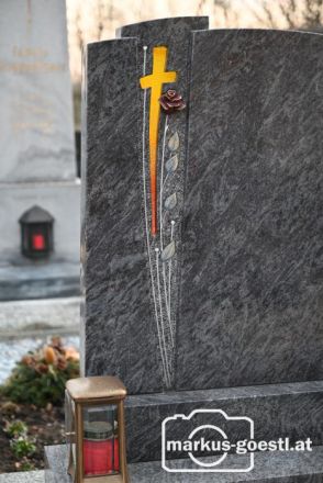 moderner Grabstein