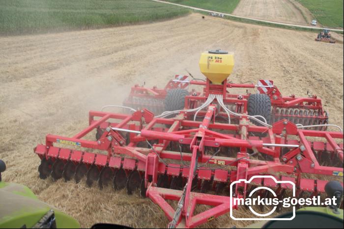 Claas mit Scheibenegge1
