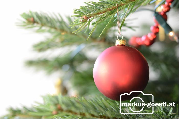 rote Christbaumkugel