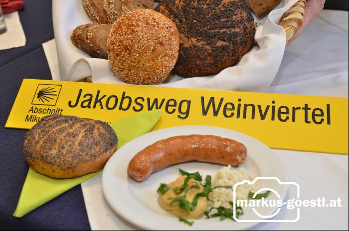 Jakobsweg_Brot und Wurst