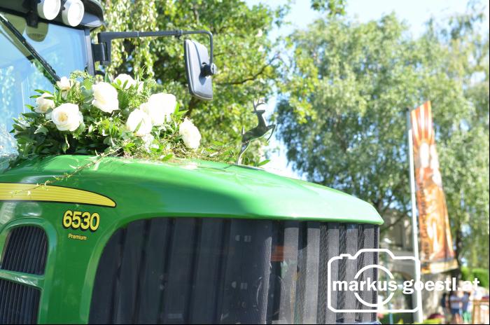 Hochzeitsblumen_Traktor