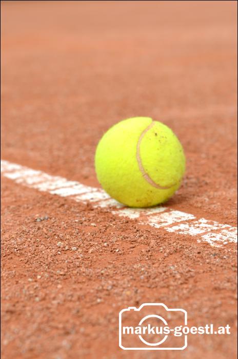 Tennisplatz Ball