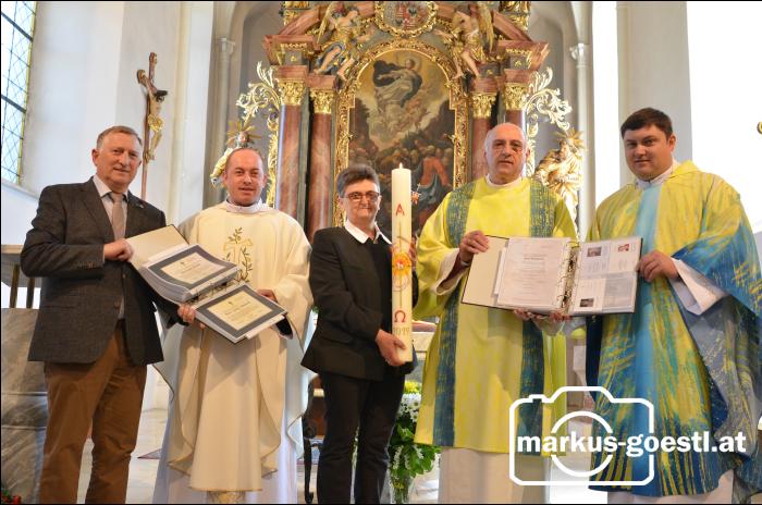 Osterkerze und Dokumentation