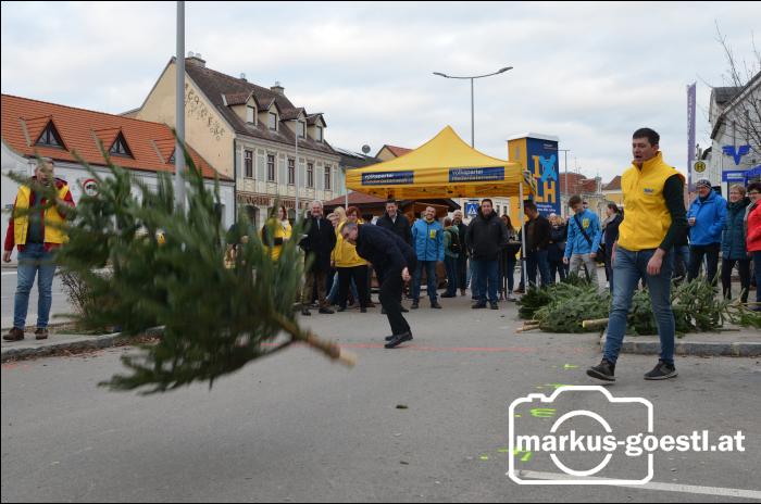 Christbaumweitwerfen