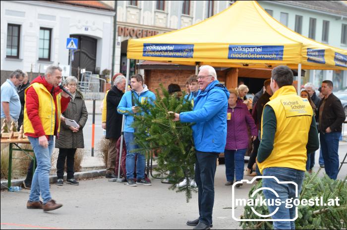 Christbaumweitwerfen