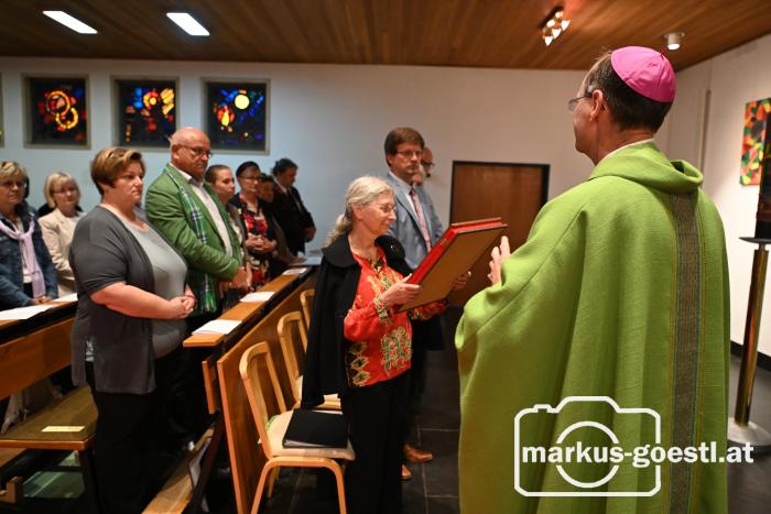 Übergabe Evangeliar