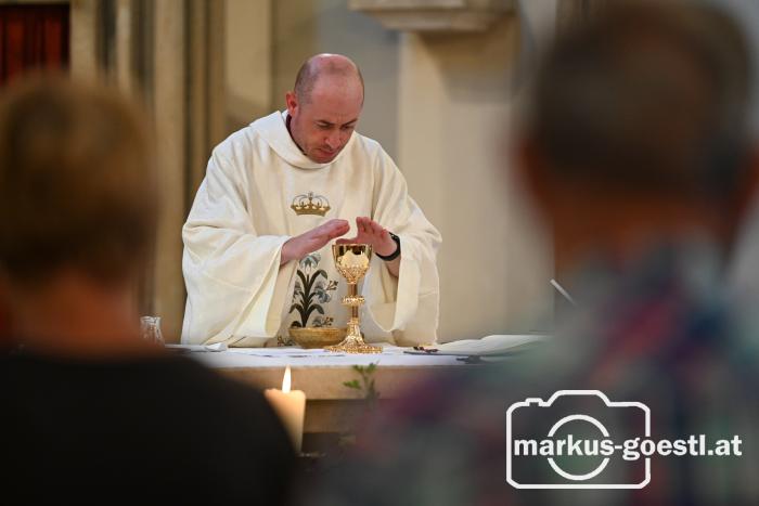 Priester Eucharistiefeier