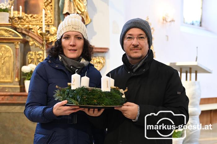 Ehepaar mit Adventkranz