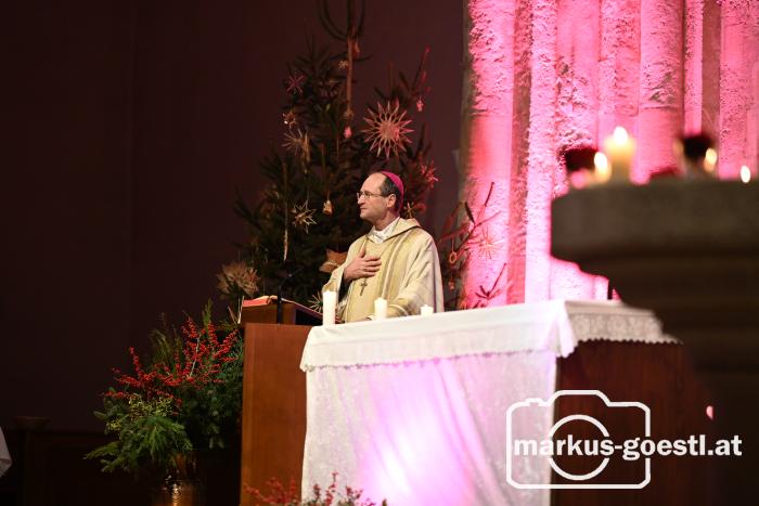 Sonntag.Abend Kirche Laa
