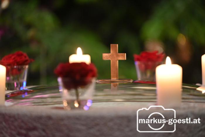Sonntag.Abend Kirche Laa