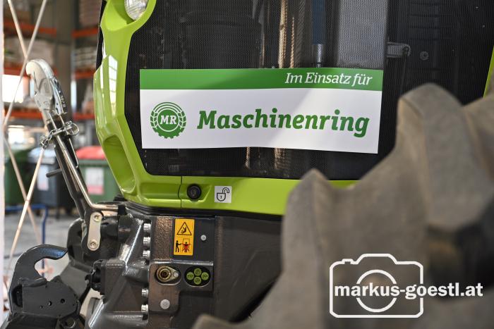 Traktor mit Maschinenring