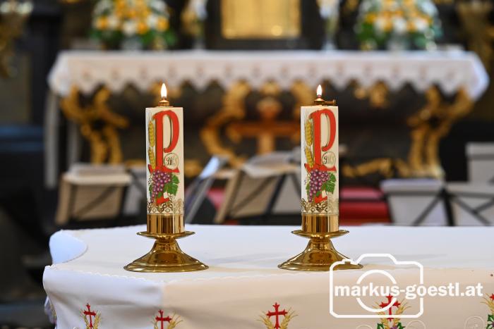 Kerzen am Altar
