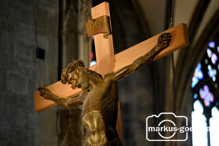 Lettnerkreuz im Stephansdom