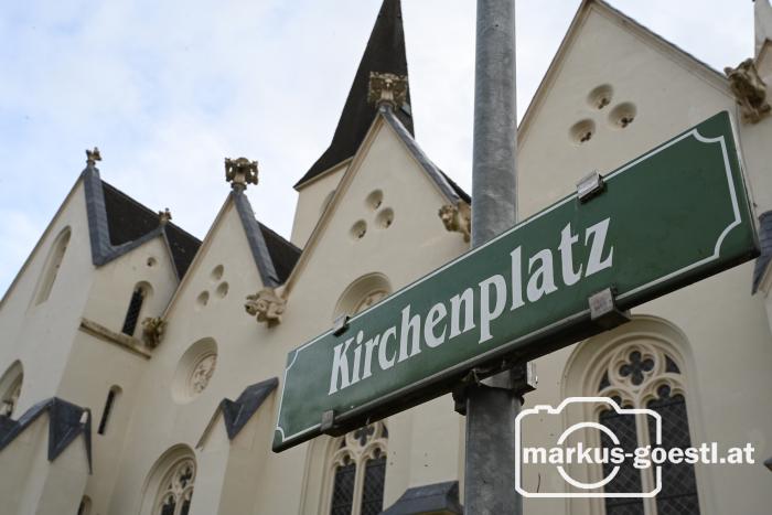Kirchenplatz Jedenspeigen
